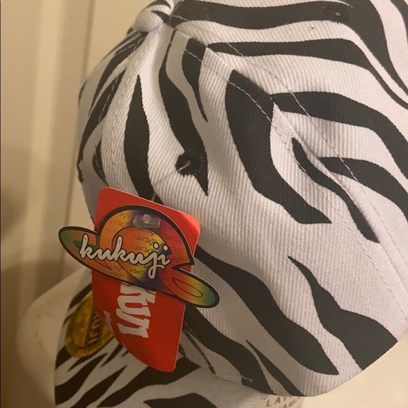 KUKUJI cap black white nwt - Picture 2 of 8